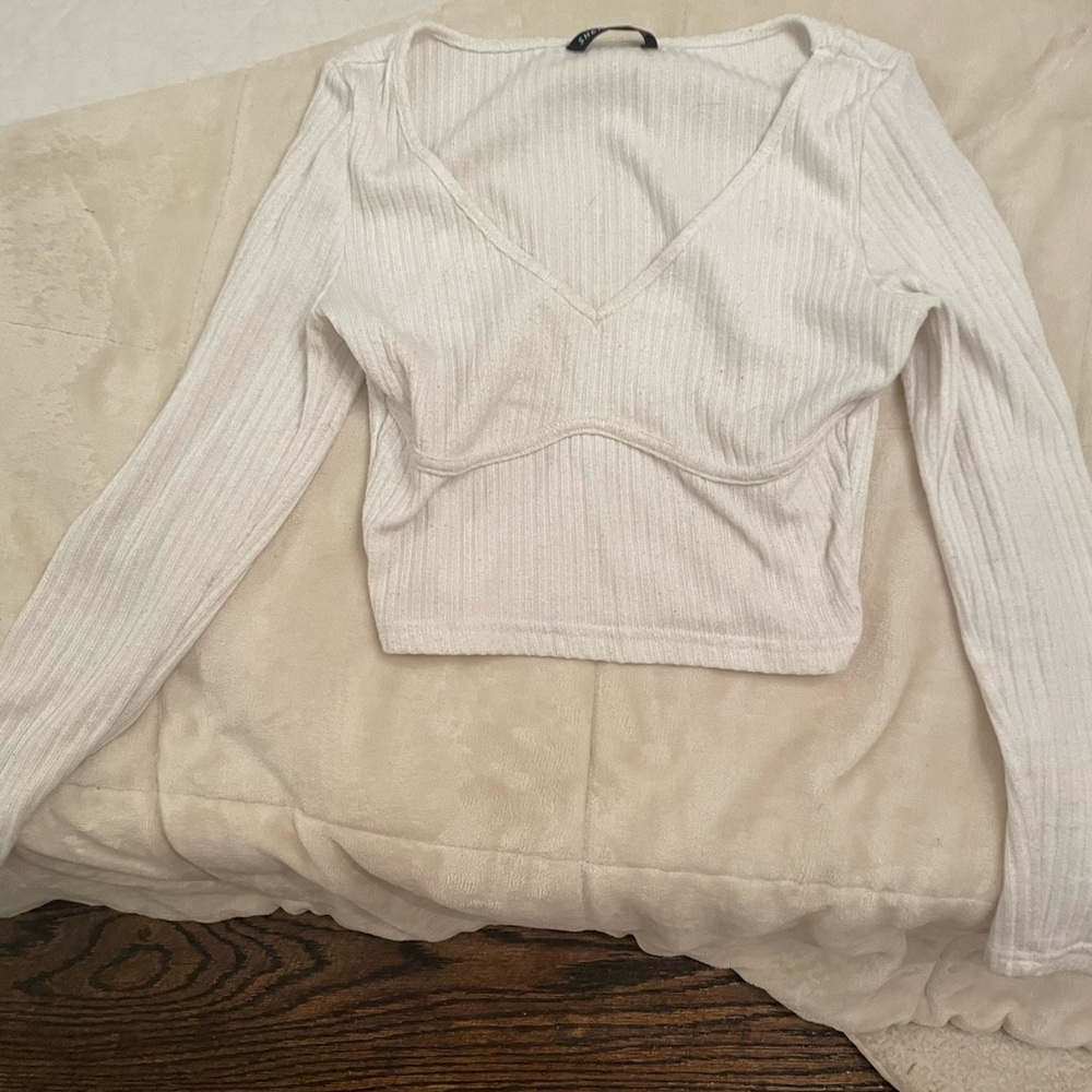 White long sleeve crop top